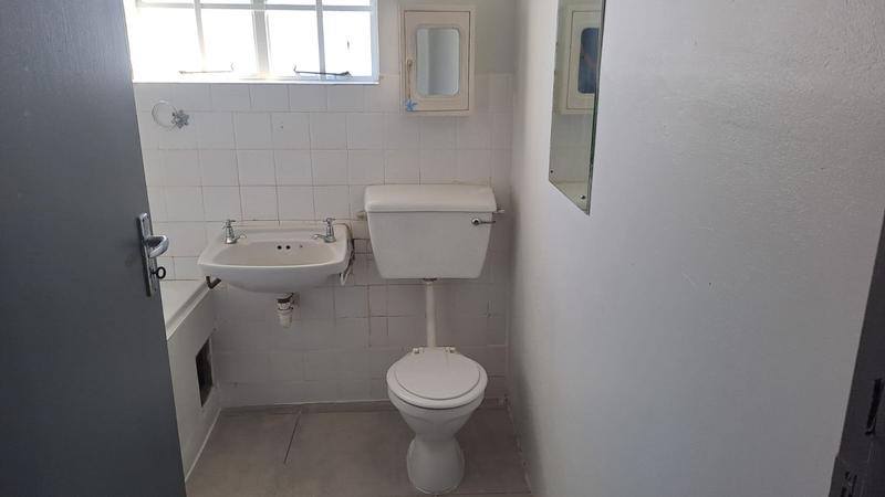 To Let commercial Property for Rent in Newton Park Eastern Cape